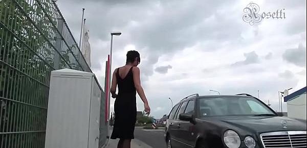 Die Nutte von der Strasse blank in den Arsch gefickt